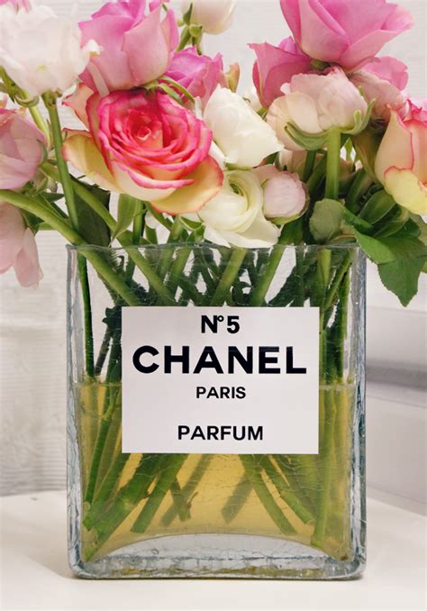 chanel vase with flowers